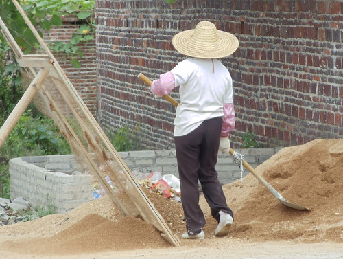 Screening Sand for Cement Use.